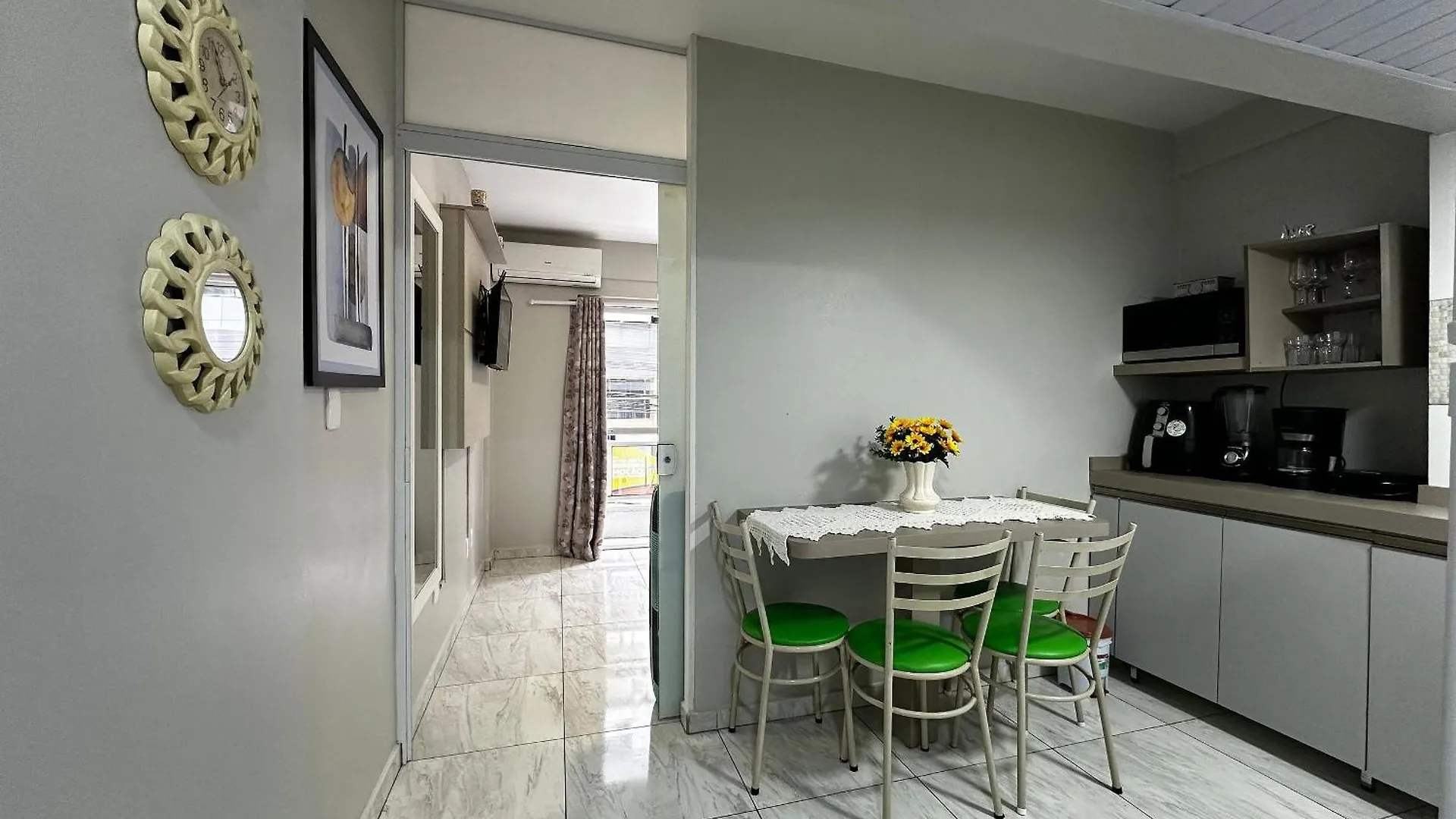 Ma01- Kitnet Com Ar | Vista Big Wheel | Garagem Apartamento Balneário Camboriú Brasil