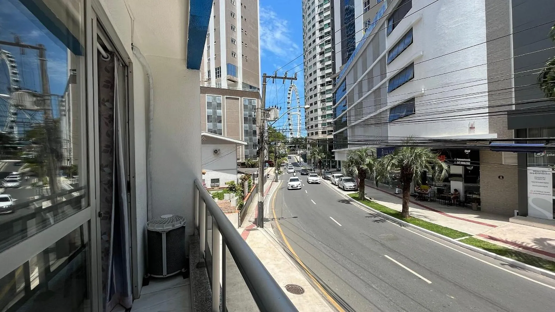 Ma01- Kitnet Com Ar | Vista Big Wheel | Garagem Apartamento Balneário Camboriú