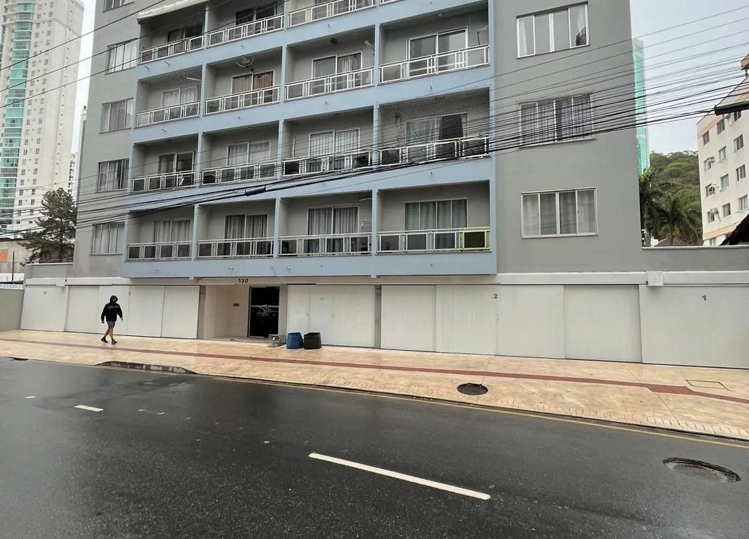 Ma01- Kitnet Com Ar | Vista Big Wheel | Garagem Apartamento Balneário Camboriú