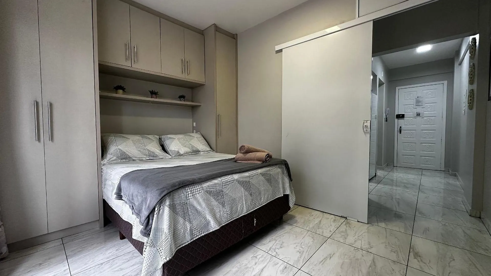Balneário CamboriúMa01- Kitnet Com Ar | Vista Big Wheel | Garagem公寓 0*, Balneário Camboriú 巴西